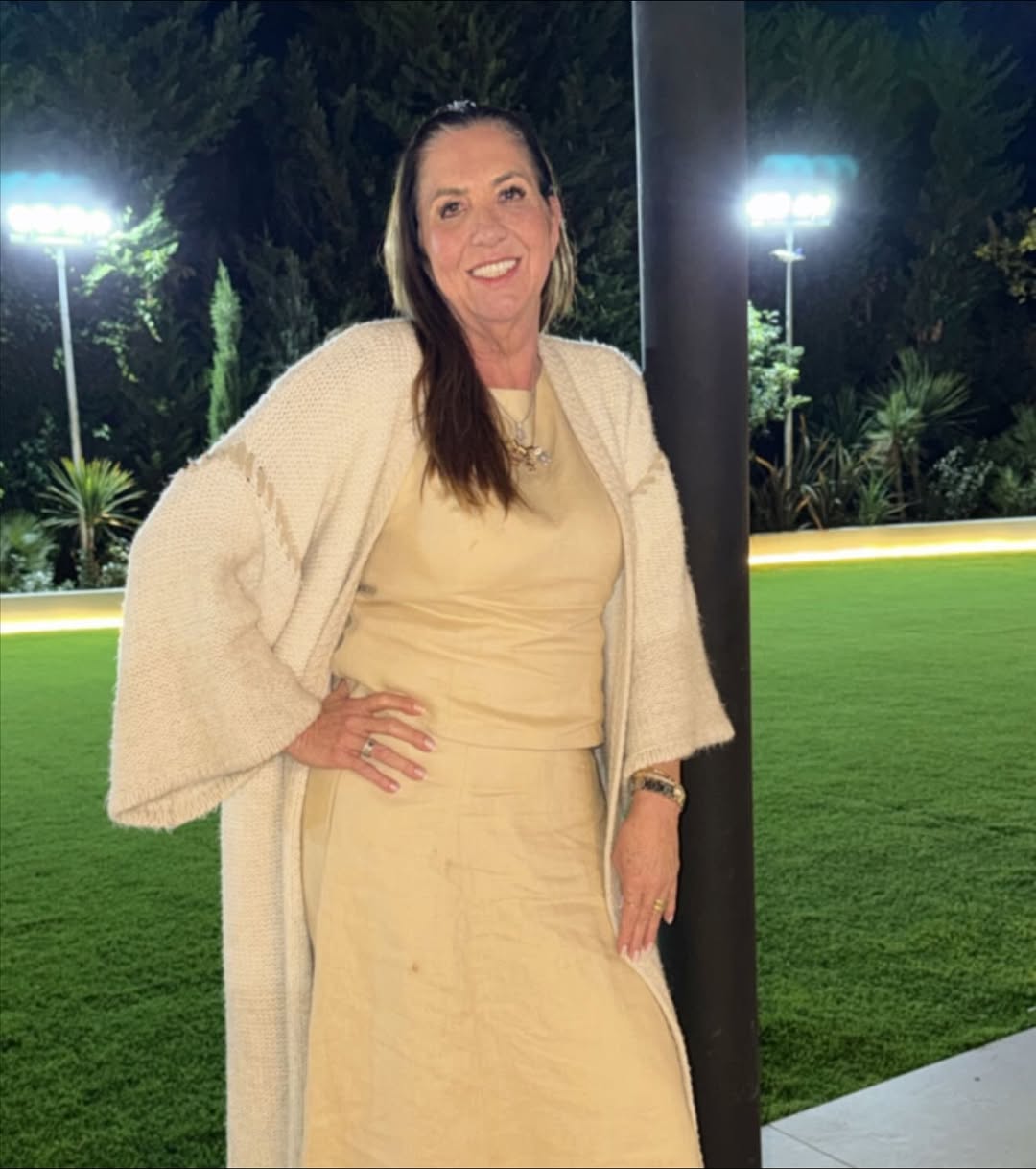 Mãe de Virginia Fonseca se despede de Madri após temporada junto à família de Vini Jr.