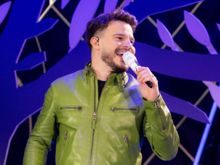 “fala-meu-nome”:-matheus-fernandes-lanca-dvd-e-surpreende-com-parcerias-especiais