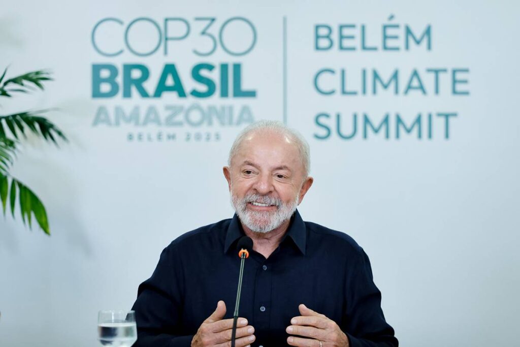 cop30:-lula-pede-fim-de-combustiveis-fosseis-e-critica-desinformacao