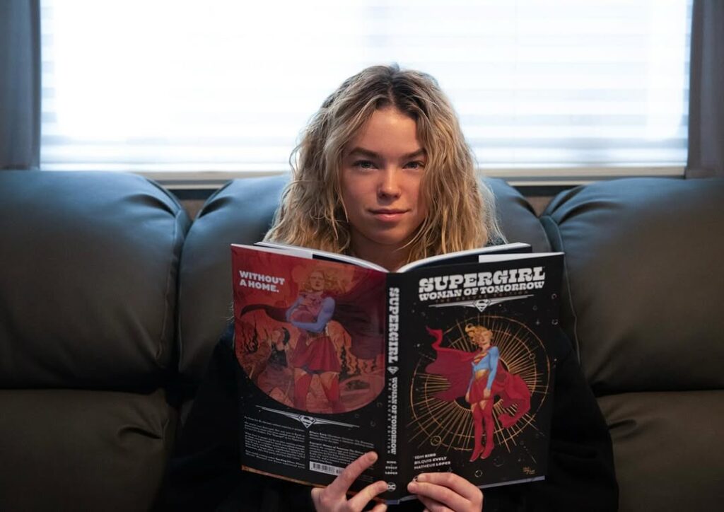 “supergirl”,-“mortal-kombat-ii”-e-“it”:-warner-bros.-confirma-presenca-na-ccxp25