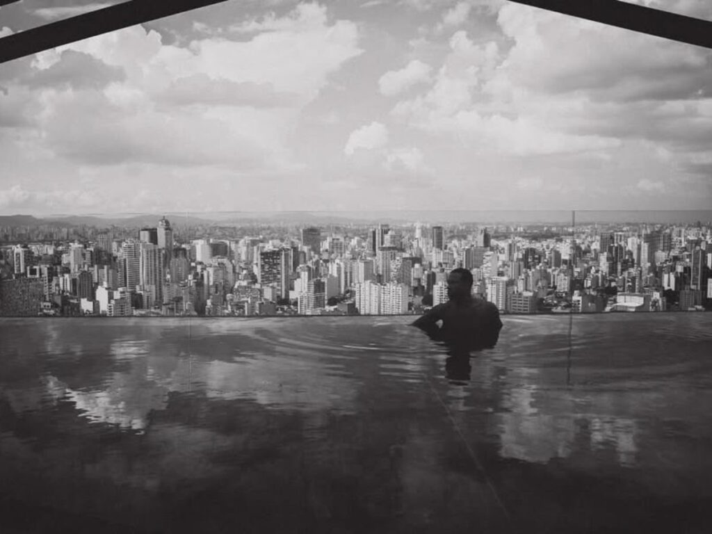 luxo-que-pesou-no-bolso-do-corinthians:-memphis-vivia-em-suite-de-r$-250-mil-em-sao-paulo