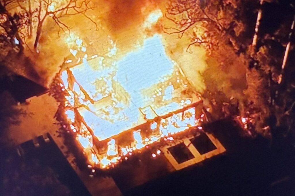 casa-de-tecnico-do-miami-heat-pega-fogo-nos-eua.-veja-imagens