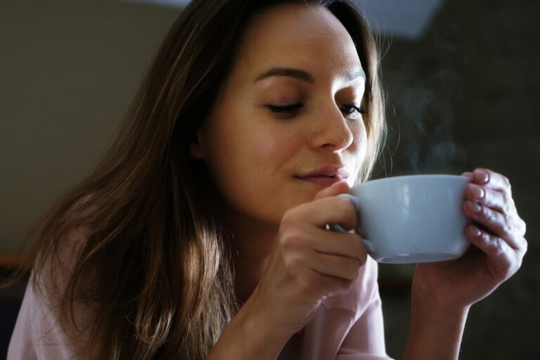 cha-anti-inflamatorio-de-erva-famosa-ajuda-a-nivelar-acucar-no-sangue