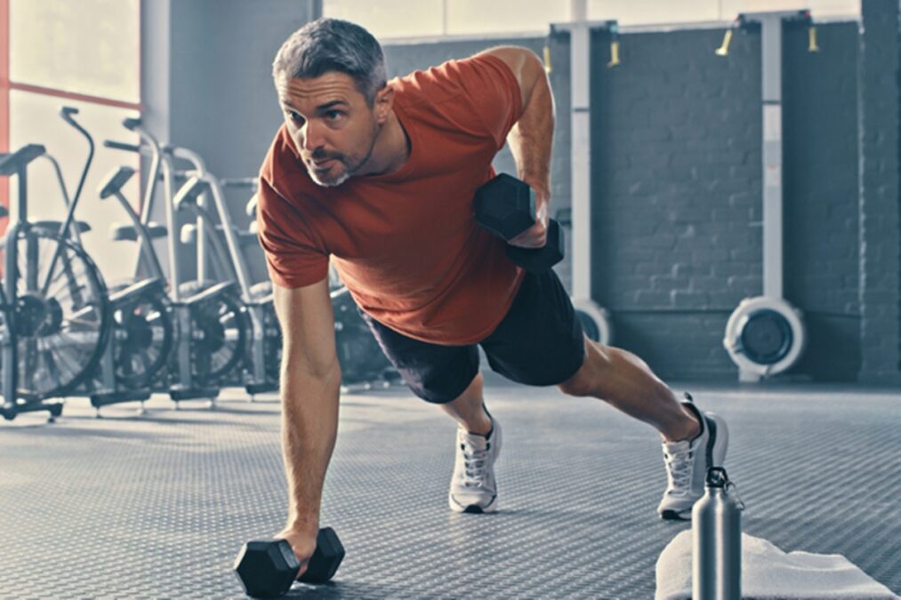 Envelhecer com força: como evitar a perda de massa muscular