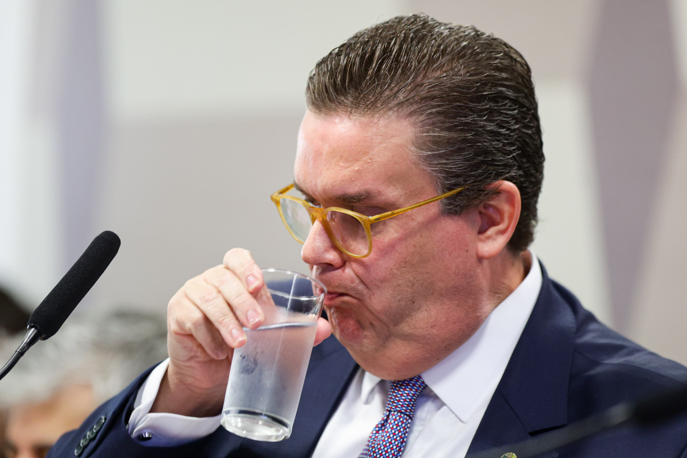 Ministro aproveita férias de presidente do INSS para fazer mudança