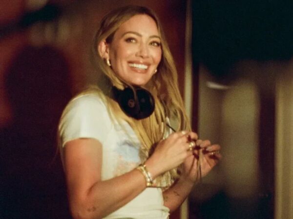 estrela-dos-anos-2000,-hilary-duff-retorna-ao-pop-com-o-single-“mature”