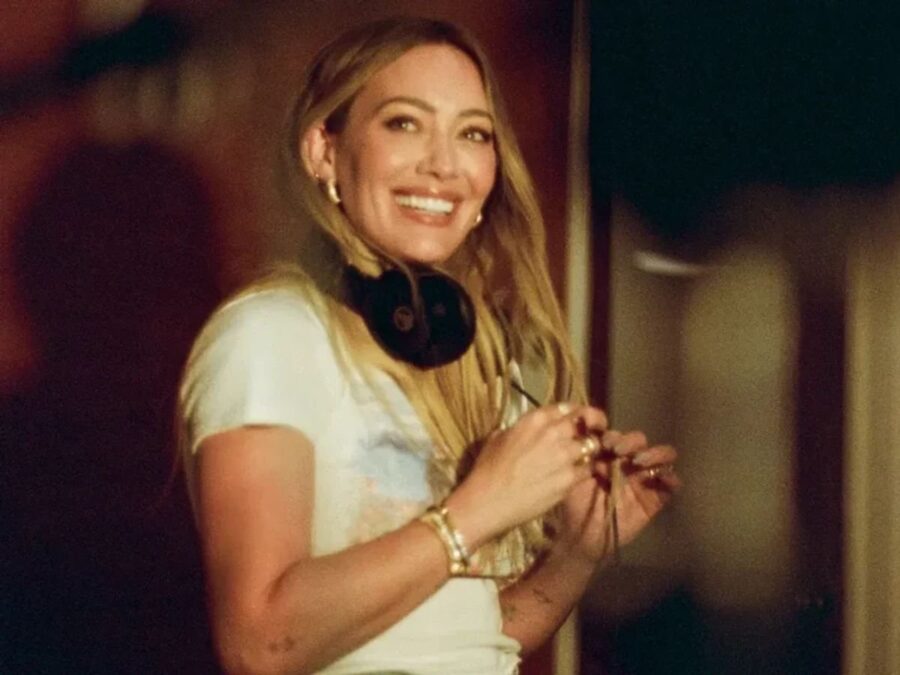 Estrela dos anos 2000, Hilary Duff retorna ao pop com o single “Mature”