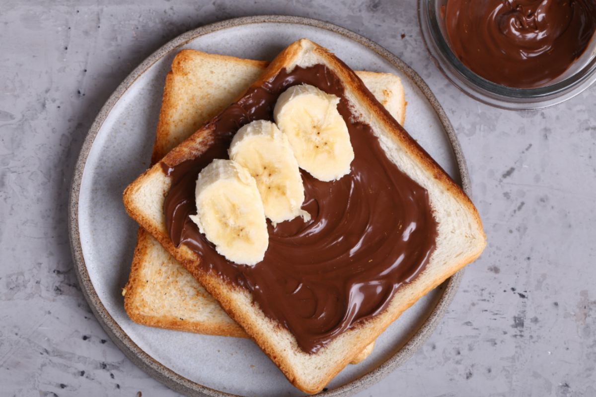 Aprenda a fazer um pão de Nutella com massa fofinha e muito recheio