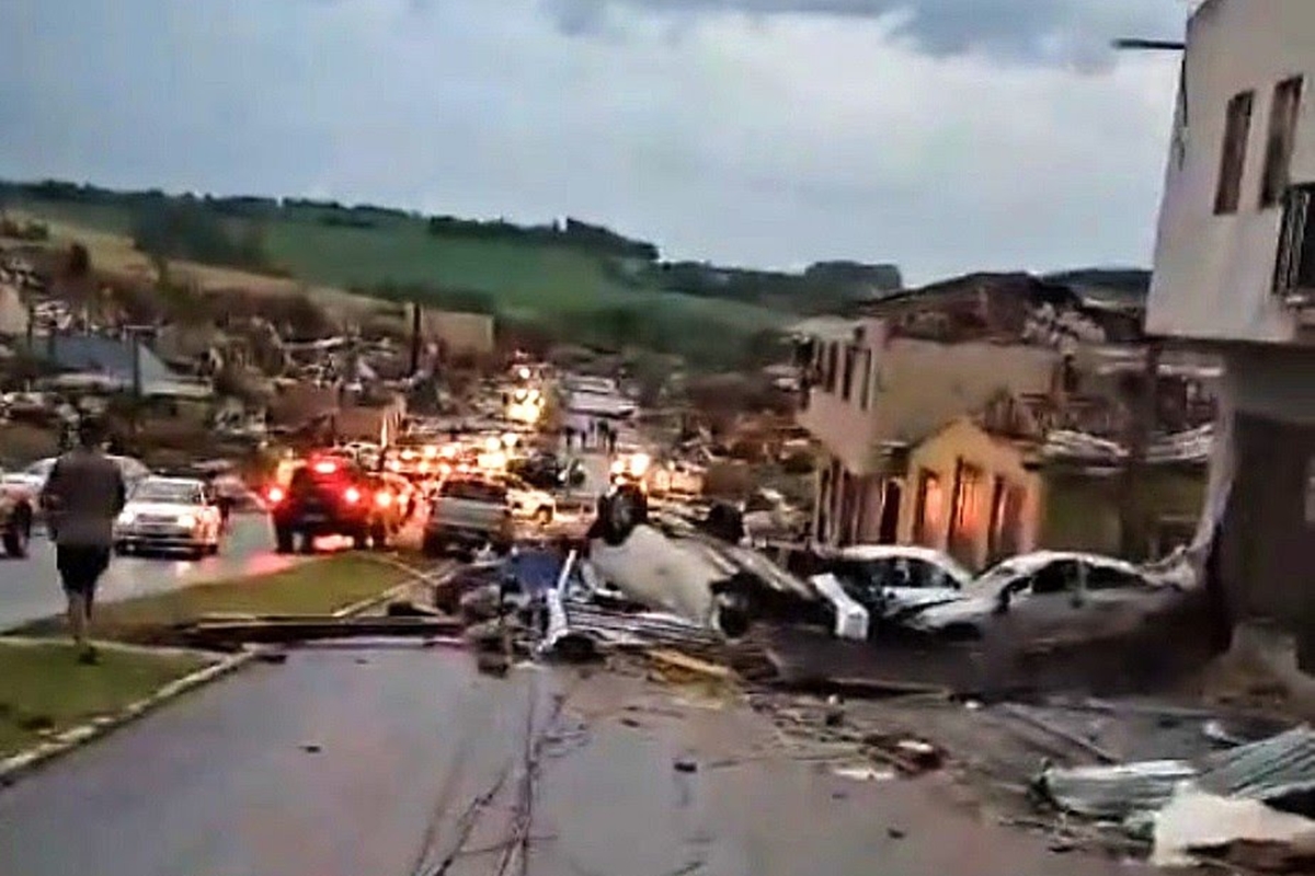 tornado-destroi-cidade-no-parana,-deixa-5-mortos-e-dezenas-de-feridos