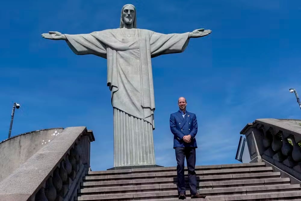 de-guapimirim-a-cracolandia:-os-passeios-da-familia-real-britanica-no-brasil