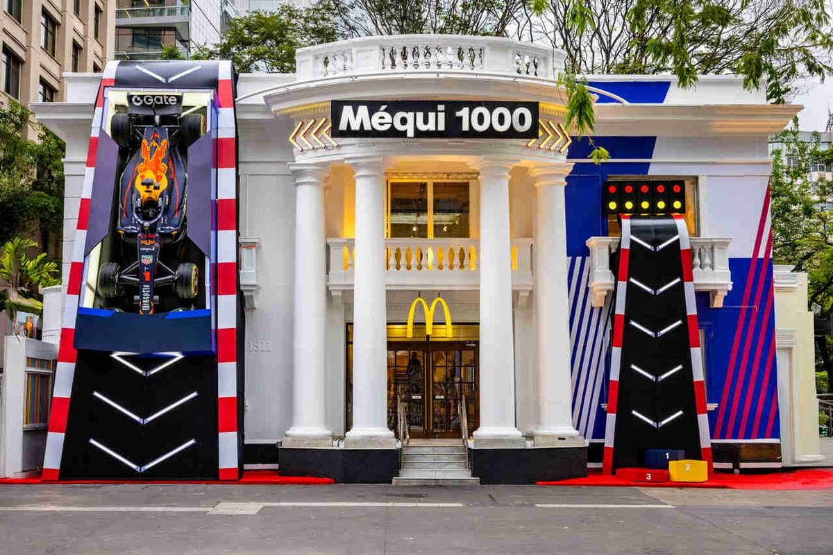 f1:-cidade-limpa-proibe-marca-red-bull-em-carro-da-red-bull-em-sp