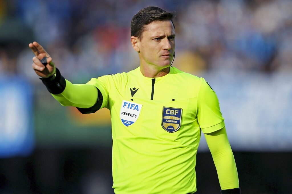 so-a-profissionalizacao-resolve?-entenda-por-que-a-arbitragem-no-brasil-nao-consegue-avancar