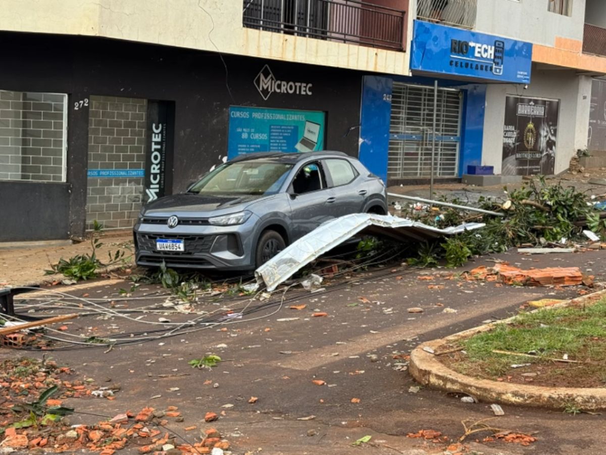 Tornado no Paraná provoca destruição e deixa 6 mortos e 432 feridos