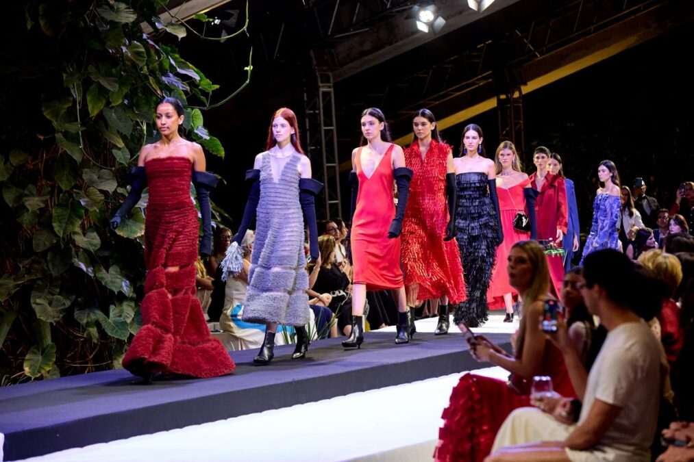 Renda, lingerie e transparência marcam desfiles do Metrópoles Catwalk
