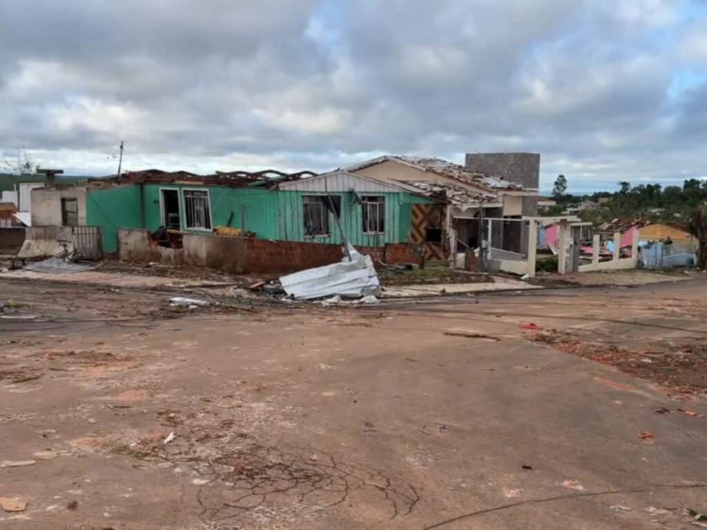 apos-tornado-devastador,-cidade-no-pr-faz-apelo-por-doacoes-urgentes;-saiba-como-ajudar