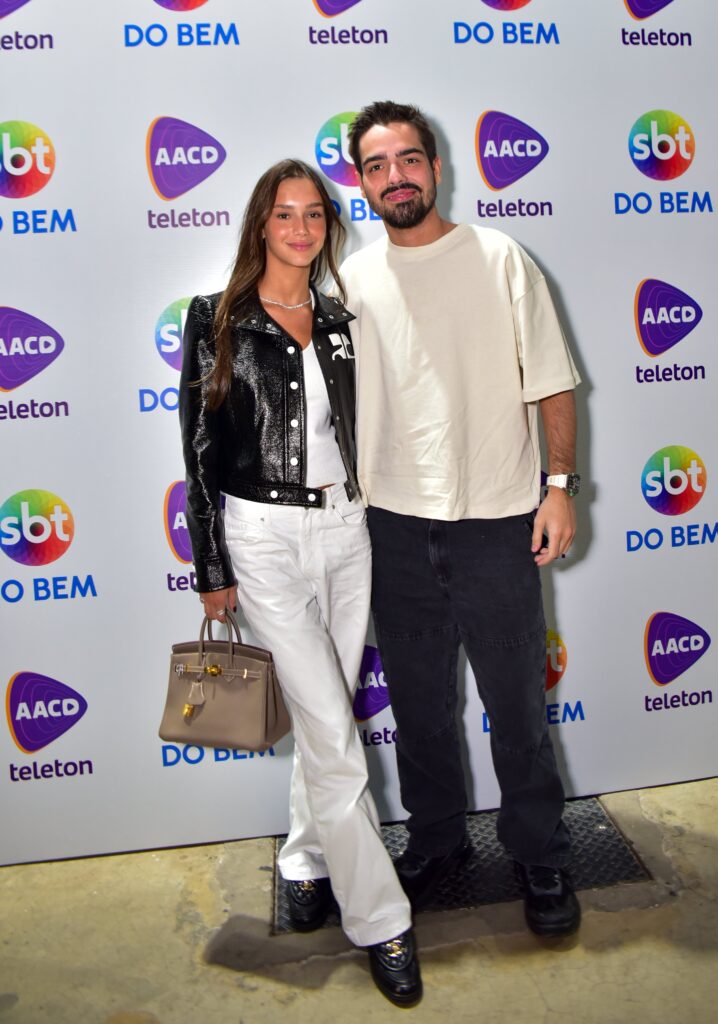 joao-silva-surge-com-nova-namorada-em-evento-e-assessoria-confirma-romance:-“felizes”