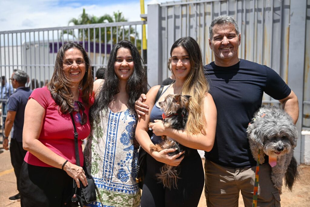 estudante-do-df-usa-amuleto-indicado-por-marcia-sensitiva-para-o-enem