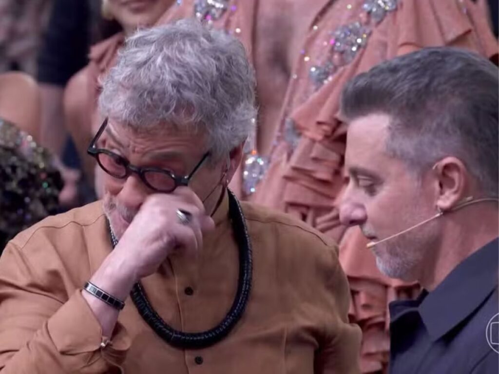 carlinhos-de-jesus-emociona-ao-voltar-a-caminhar-apos-diagnostico-de-doenca-autoimune