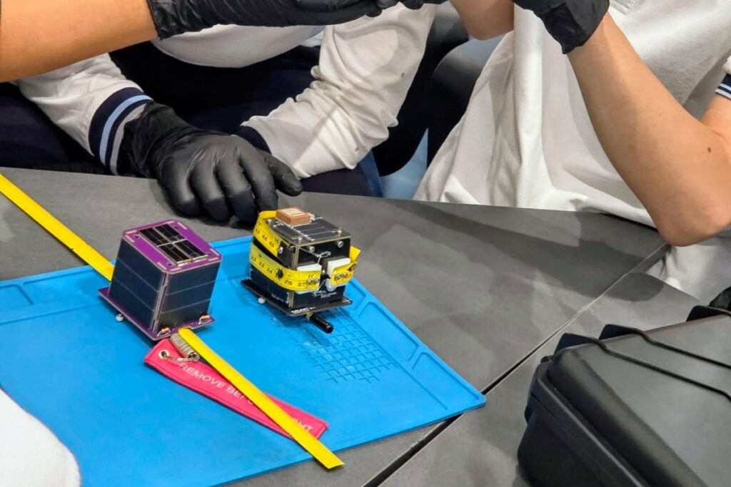 brasileiros-lancarao-satelites-educacionais-em-missao-da-spacex