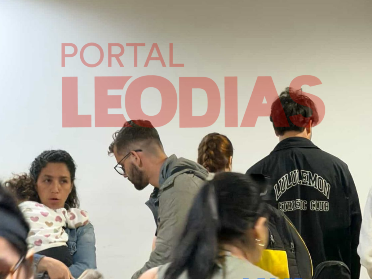 Sarah Poncio e Jonathan Couto são flagrados em Paris e ex-namorado dela descobre pela internet