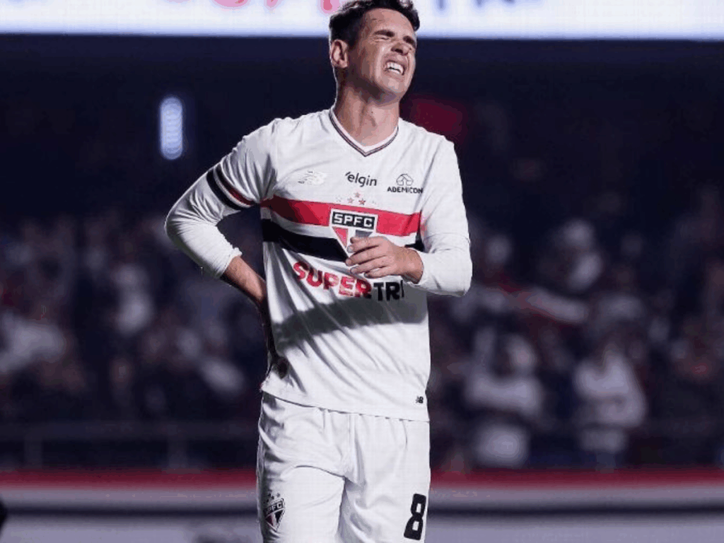 internado-apos-mal-estar-e-alteracao-cardiaca,-oscar-avalia-aposentadoria-do-futebol