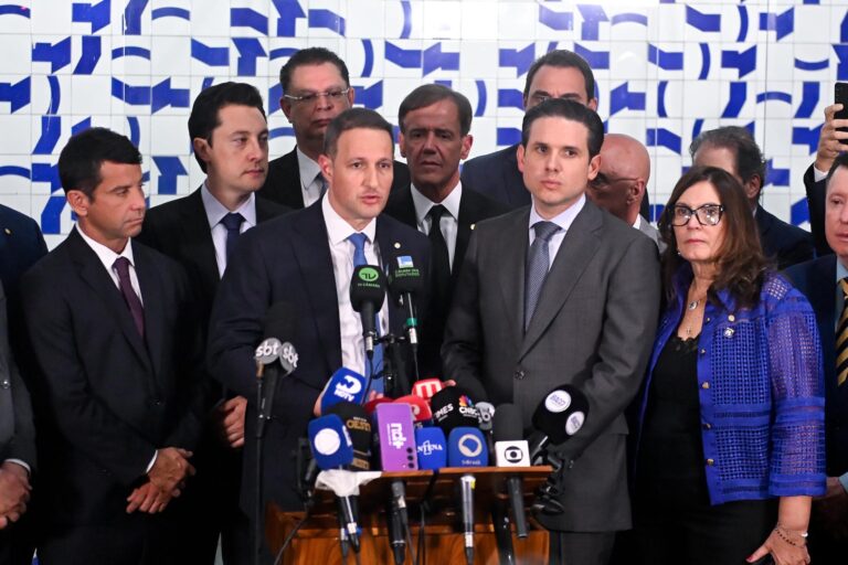 lider-da-bancada-do-agronegocio-tenta-colocar-mst-no-pl-antifaccao
