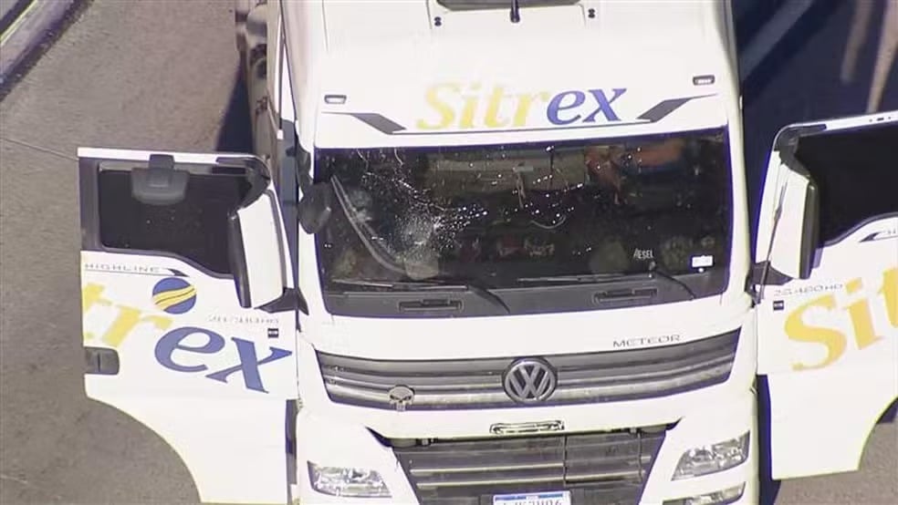 motorista-bloqueia-rodovia-em-sp-e-diz-ter-sido-vitima-de-sequestro-e-ameaca-de-bomba