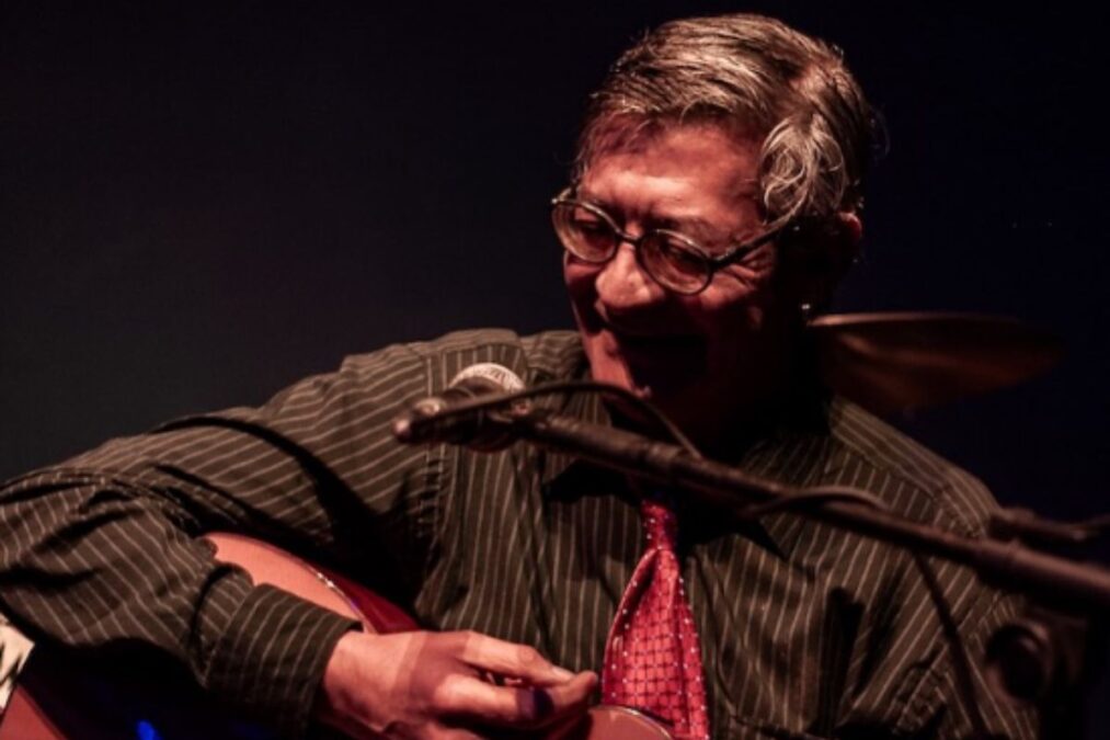 Cantor Júlio Reny perde a visão após ser espancado em show