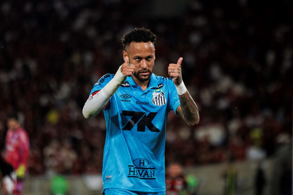 Neymar nega pedido de desculpas a Vojvoda e critica publicação; veja
