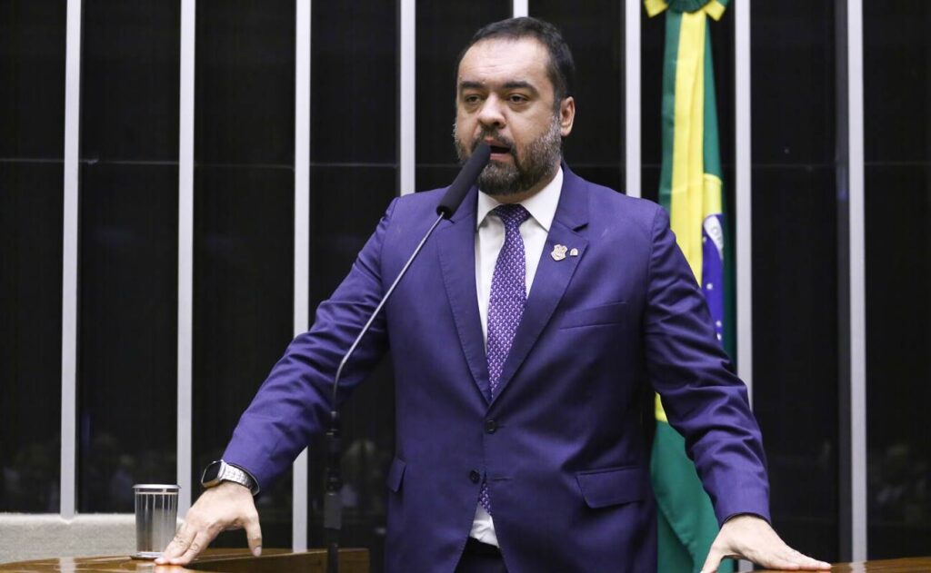 castro-pede-a-motta-para-segurar-pl-antifaccao-por-30-dias