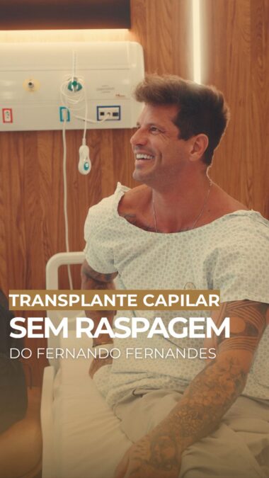 Fernando Fernandes exibe visual renovado após transplante capilar sem raspagem