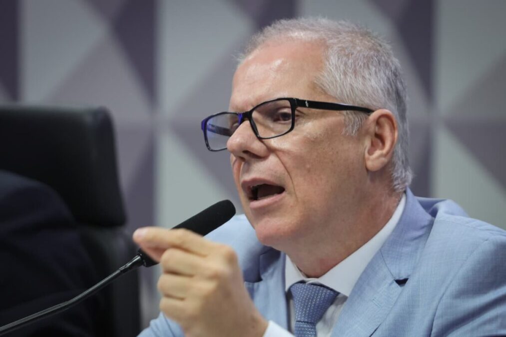 Ex-presidente do INSS preso permitiu R$ 2 bilhões em descontos após revelação da farra