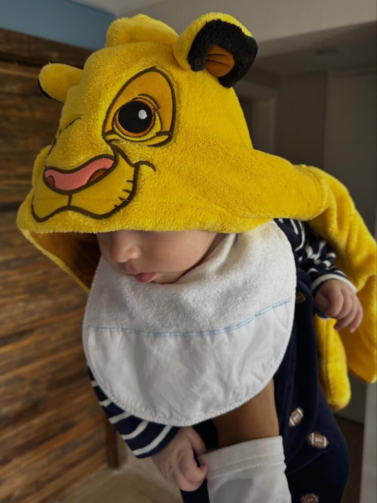 dani-calabresa-compartilha-fotos-ineditas-de-bernardo,-que-esta-com-quatro-meses