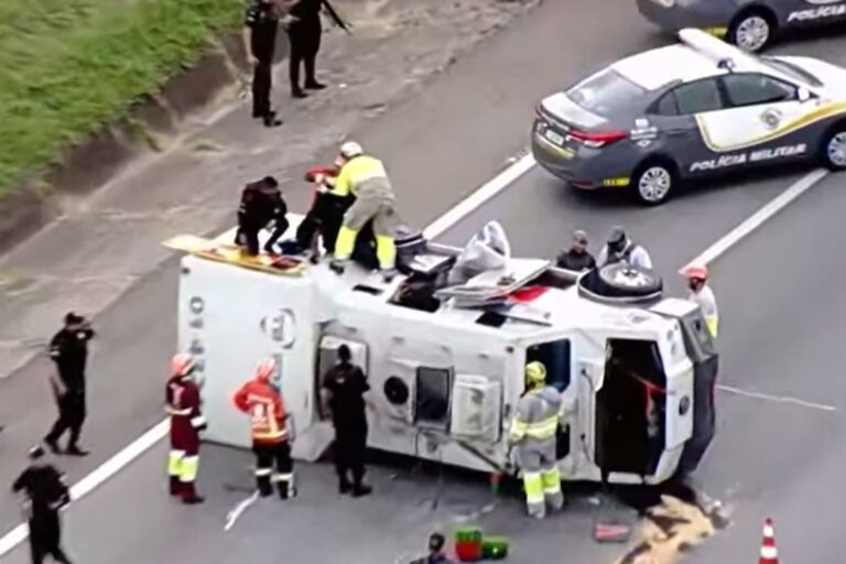 carro-forte-tomba-na-rodovia-castello-branco-e-deixa-4-pessoas-feridas