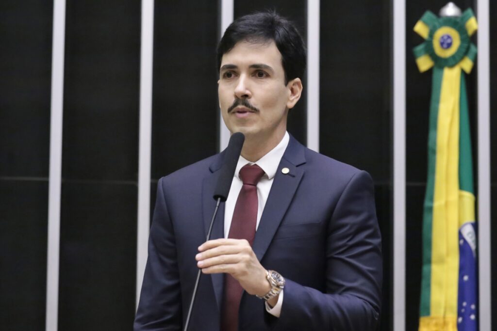 fraude-no-inss:-deputado-alvo-da-pf-tentou-reuniao-com-relator-da-cpmi