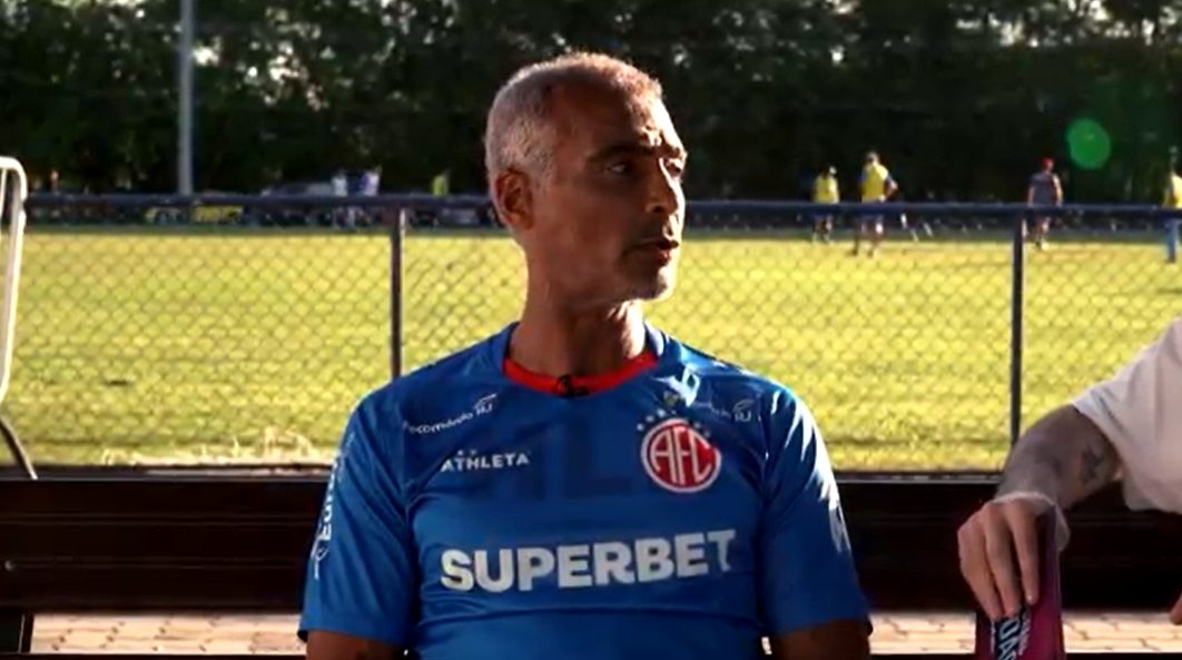 Romário compara Endrick e Vini Jr. e aponta favorito para Copa: “Pode ajudar o Brasil”