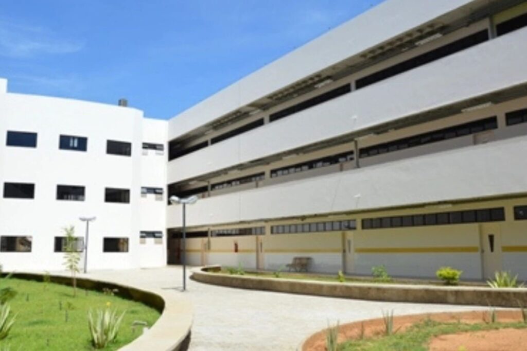 mais-de-100-estudantes-relatam-intoxicacao-apos-almoco-em-universidade