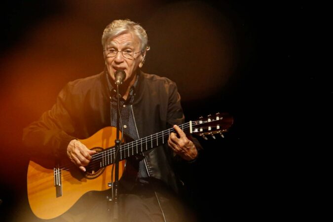 fagner-relembra-o-primeiro-encontro-com-caetano-veloso:-“meu-idolo”