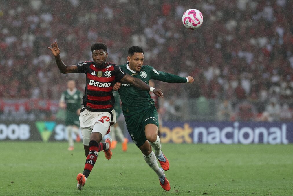 47% dos brasileiros assistem um jogo de futebol por semana, revela CBF