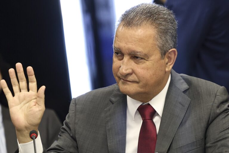 rui-costa:-reducao-de-tarifas-dos-eua-e-resultado-da-atuacao-do-governo