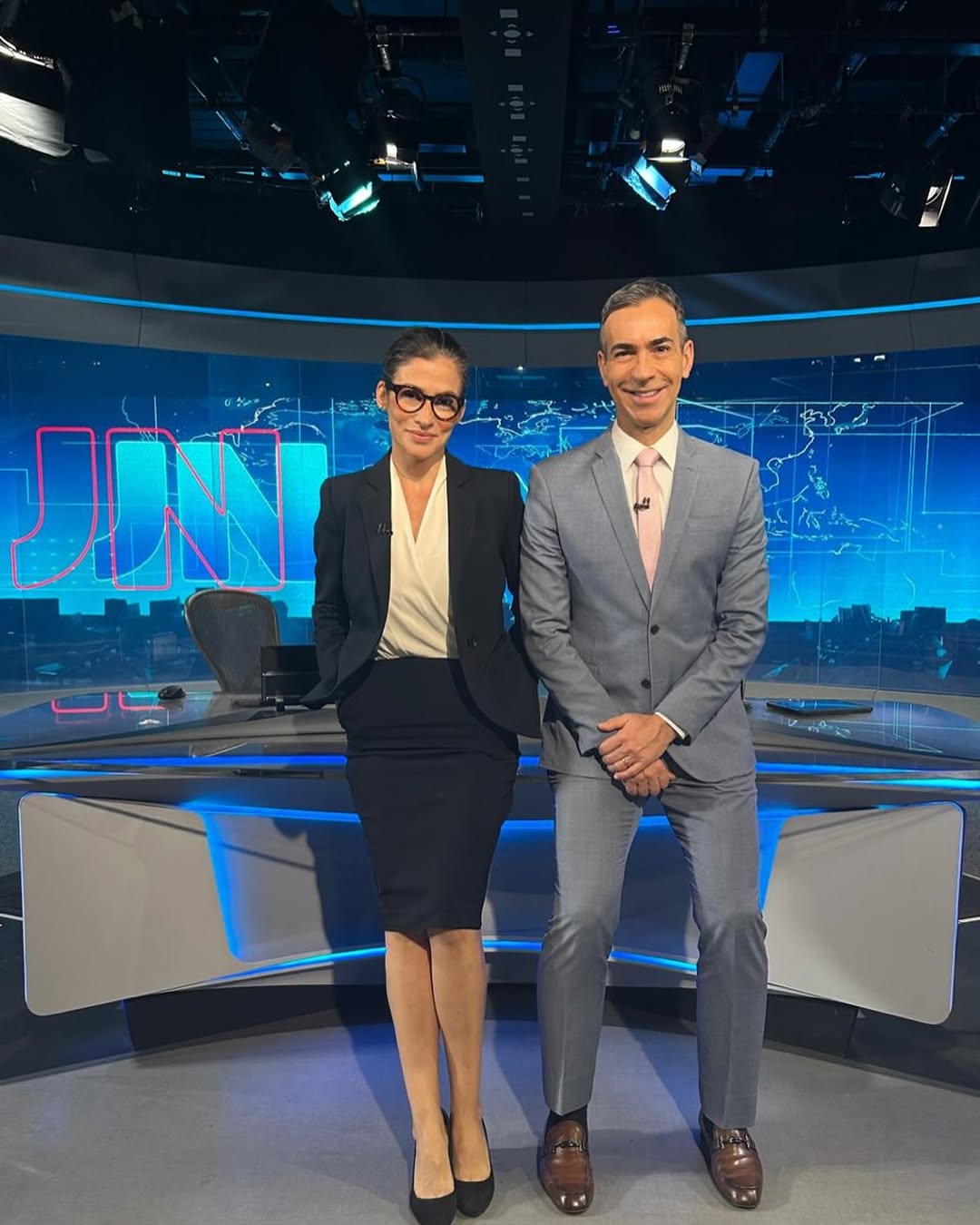 “Onde o JN decola”: César Tralli compartilha “cabine de comando” do “Jornal Nacional”