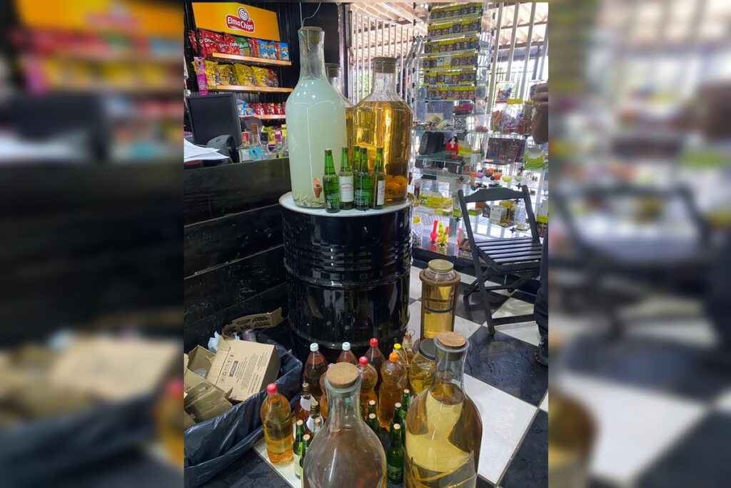 pmdf-apreende-uisque-e-cachaca-adulterados-em-comercios-de-bebidas