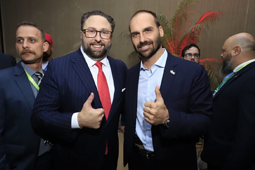 Conselheiro de Trump reage a decisão do STF contra Eduardo Bolsonaro