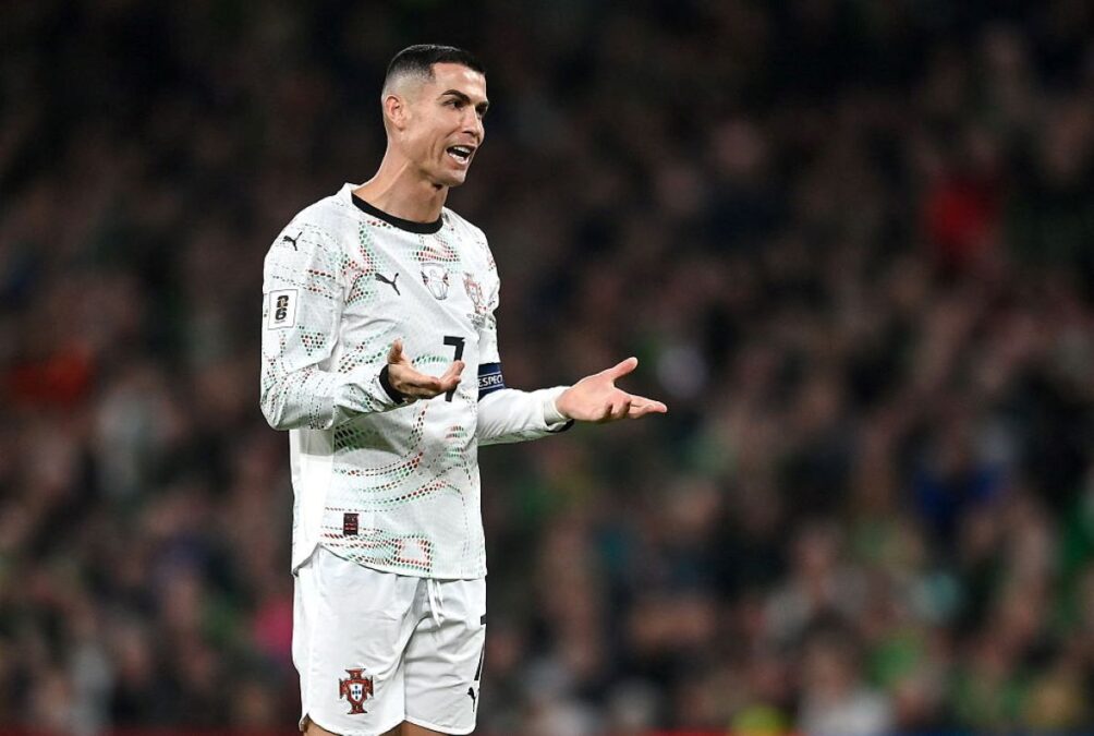 Cristiano Ronaldo é criticado após expulsão nas Eliminatórias: veja