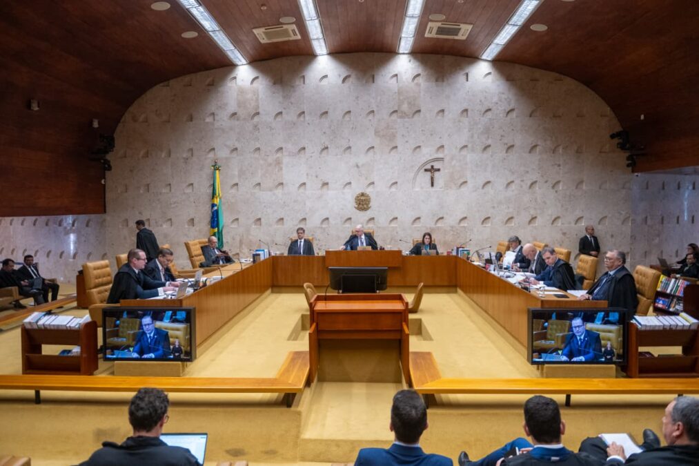 Tarifaço e prisão: a semana de punição do Clã Bolsonaro
