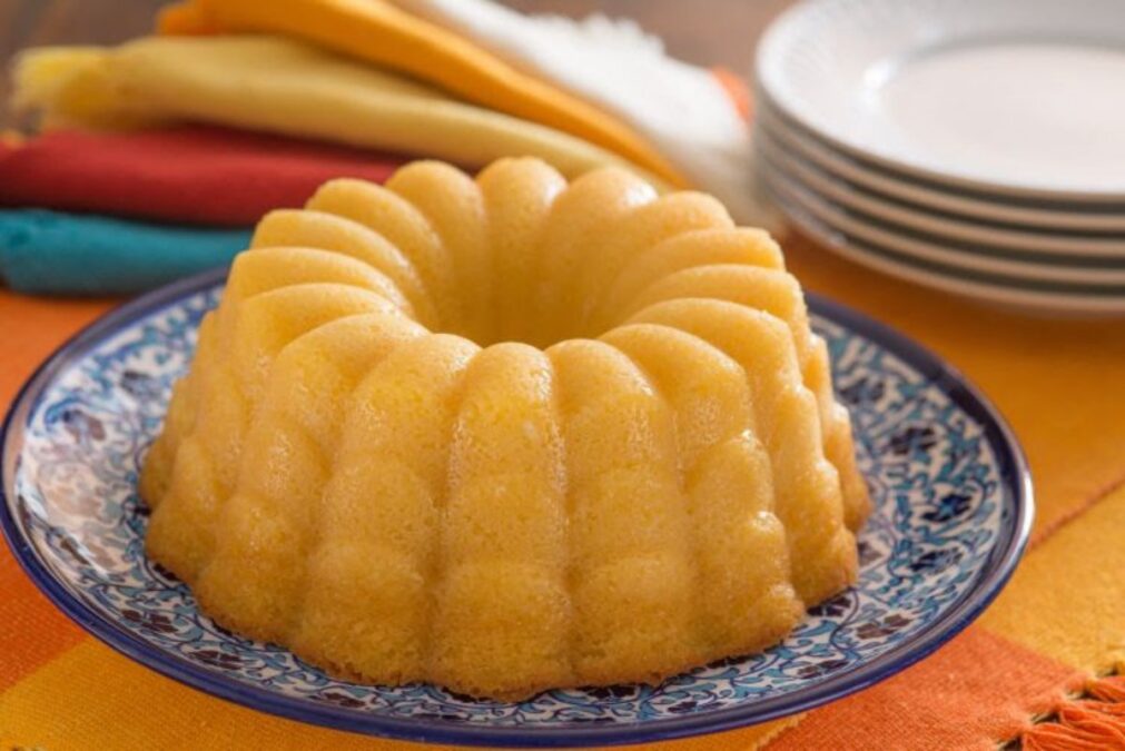 Bolo de fubá cremoso que derrete na boca: ideal para o lanche da tarde