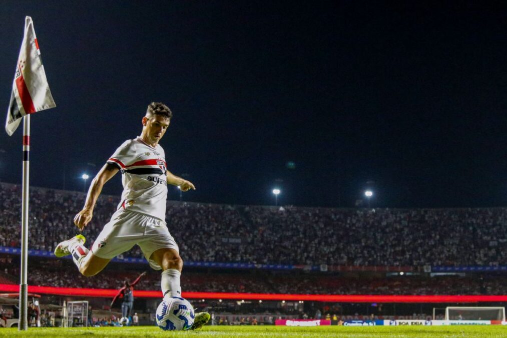 Oscar, do São Paulo, recebe alta após susto cardíaco. Confira