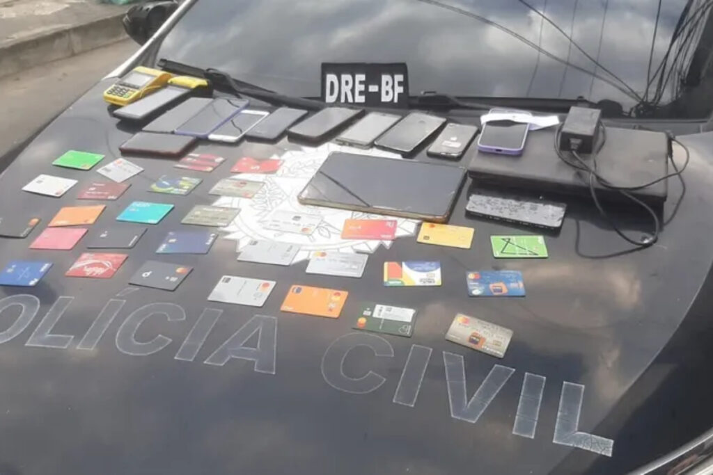 pcrj-desmonta-rede-de-roubo-e-desbloqueio-de-celulares-em-11-estados