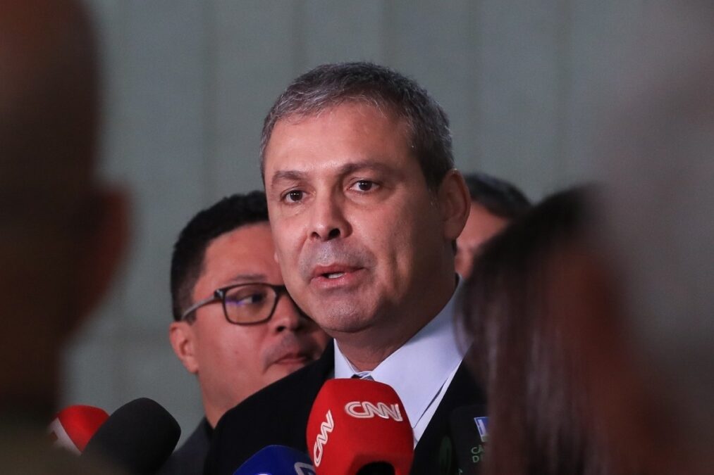Líder do PT sobe tom contra Derrite e cobra adiamento do PL Antifacção
