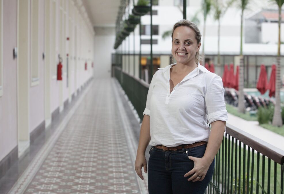 Filha de Lula recebe alta de hospital de Niterói após avaliação cardíaca
